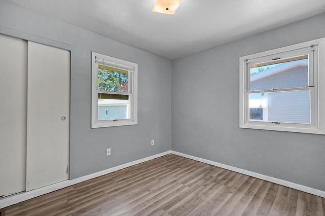 631 Oakcrest Street Sw, Kent City Vllg, MI 49509
