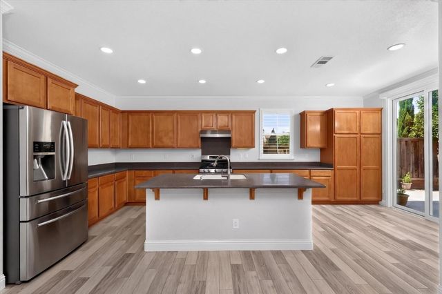 17021 Tulip Tree Way, Lathrop, CA 95330