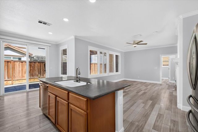 17021 Tulip Tree Way, Lathrop, CA 95330