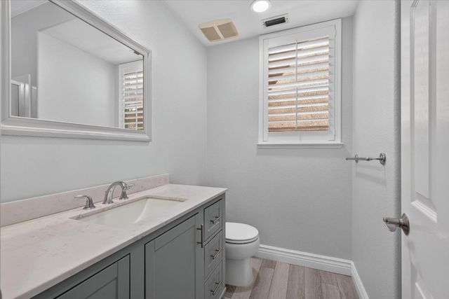 17021 Tulip Tree Way, Lathrop, CA 95330