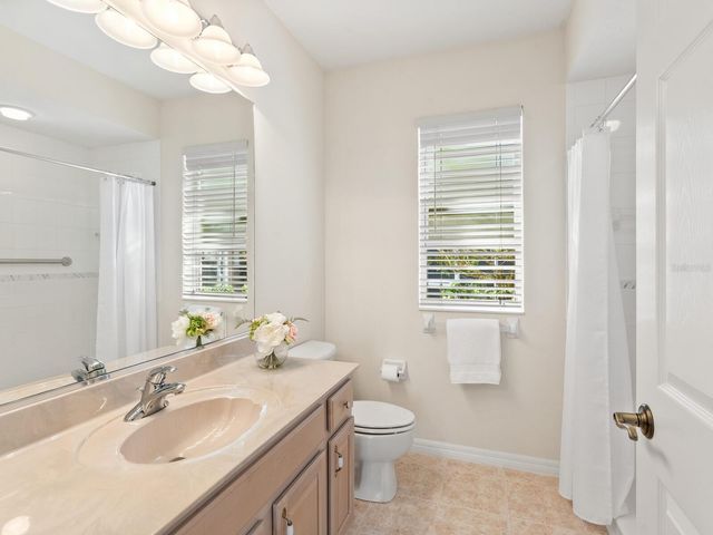 863 MACAW CIRCLE, Venice, FL 34285