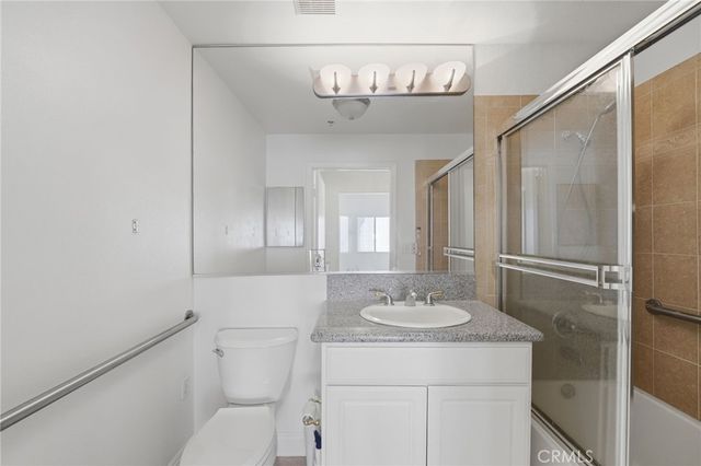 17888 Alburtis Avenue B117, Artesia, CA 90701