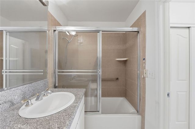 17888 Alburtis Avenue B117, Artesia, CA 90701