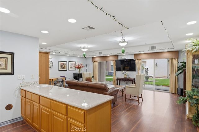 17888 Alburtis Avenue B117, Artesia, CA 90701
