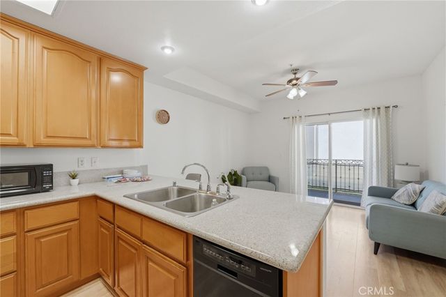 17888 Alburtis Avenue B117, Artesia, CA 90701