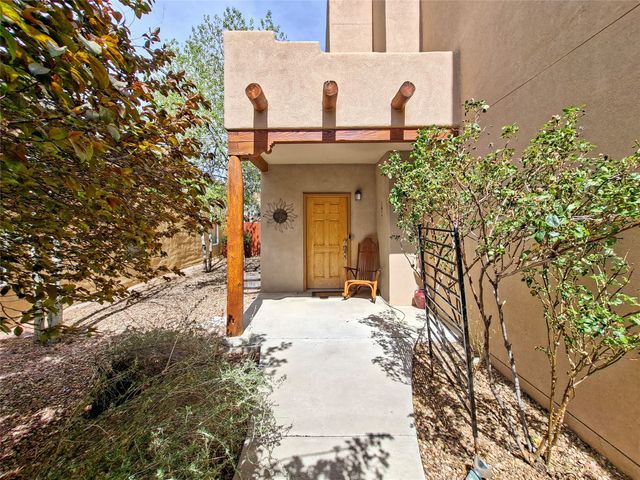 3280 Primo Colores, Santa Fe, NM 87507