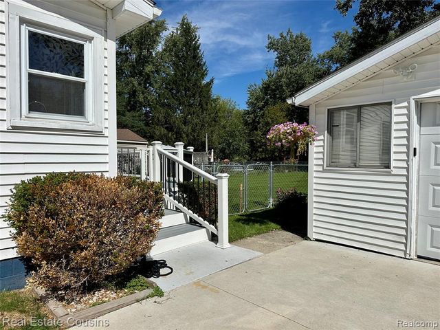 2391 Cheryl Ann Drive, Burton, MI 48519