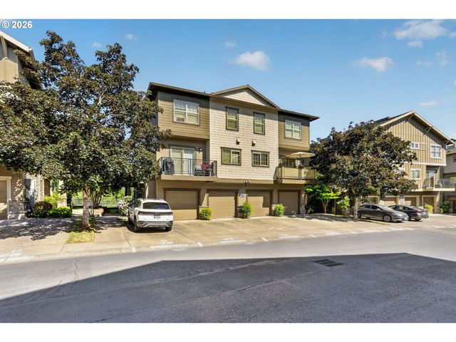 648 Ne ADWICK Dr, Hillsboro, OR 97006