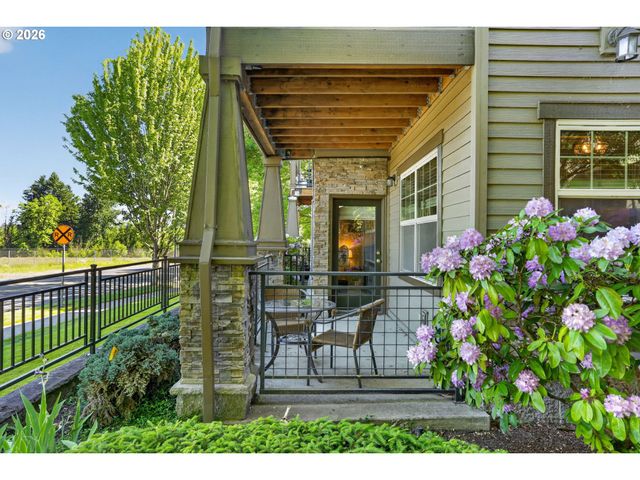 648 Ne ADWICK Dr, Hillsboro, OR 97006