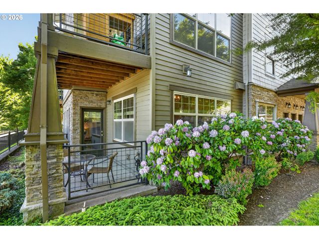 648 Ne ADWICK Dr, Hillsboro, OR 97006