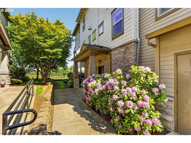 648 Ne ADWICK Dr, Hillsboro, OR 97006