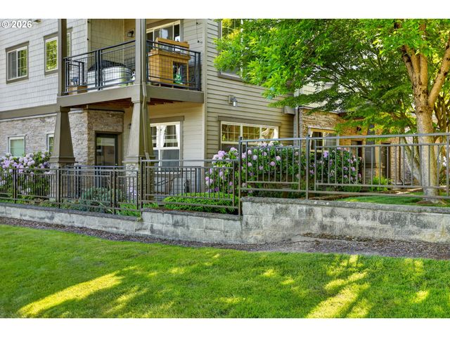 648 Ne ADWICK Dr, Hillsboro, OR 97006