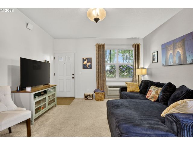 648 Ne ADWICK Dr, Hillsboro, OR 97006