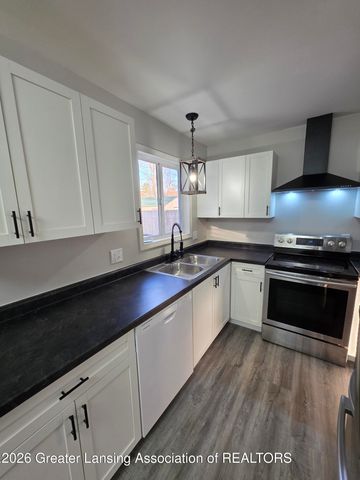 3721 Kendalwood Drive, Lansing, MI 48911