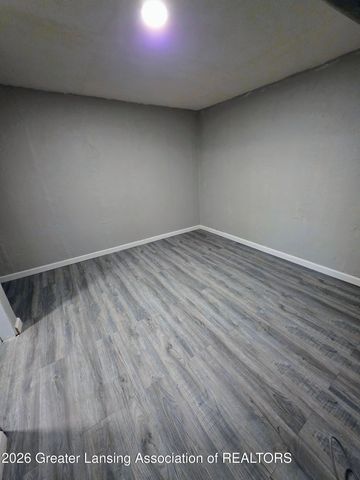 3721 Kendalwood Drive, Lansing, MI 48911