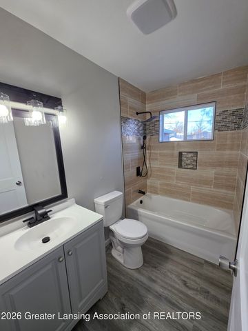 3721 Kendalwood Drive, Lansing, MI 48911