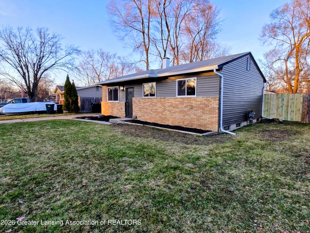 3721 Kendalwood Drive, Lansing, MI 48911