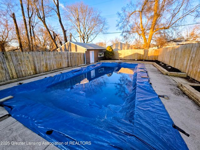 3721 Kendalwood Drive, Lansing, MI 48911