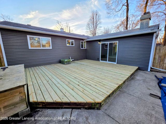 3721 Kendalwood Drive, Lansing, MI 48911