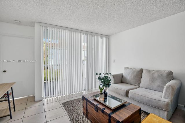 9777 NW 46th Ter 111, Doral, FL 33178