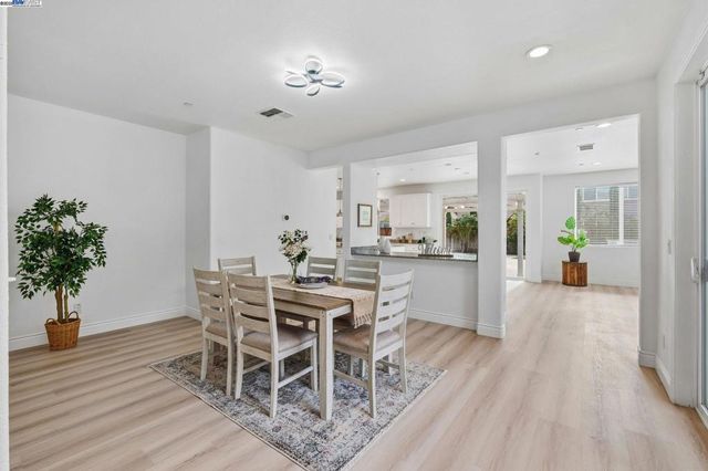 574 Mandevilla Dr, Brentwood, CA 94513