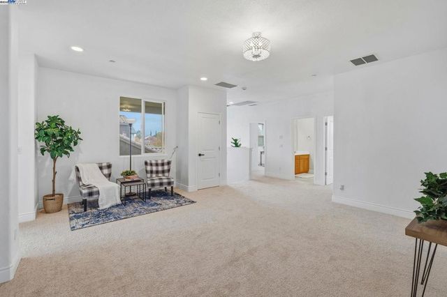 574 Mandevilla Dr, Brentwood, CA 94513