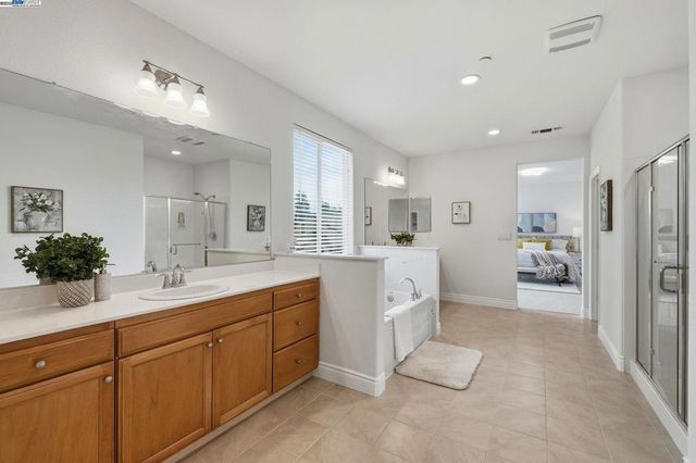 574 Mandevilla Dr, Brentwood, CA 94513