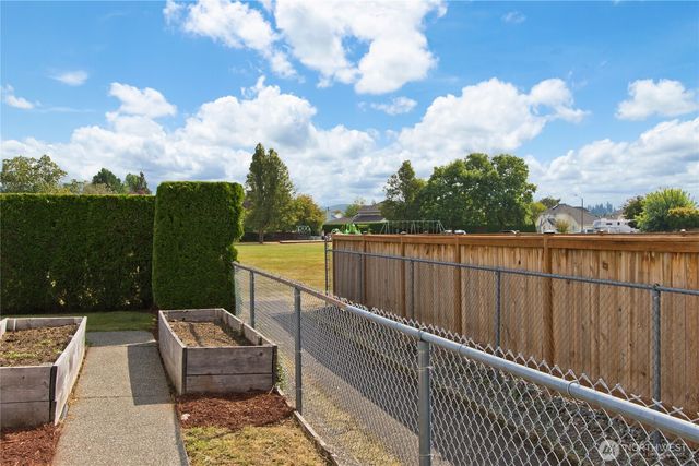 709 Victor Street, Enumclaw, WA 98022