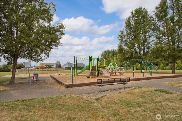 709 Victor Street, Enumclaw, WA 98022