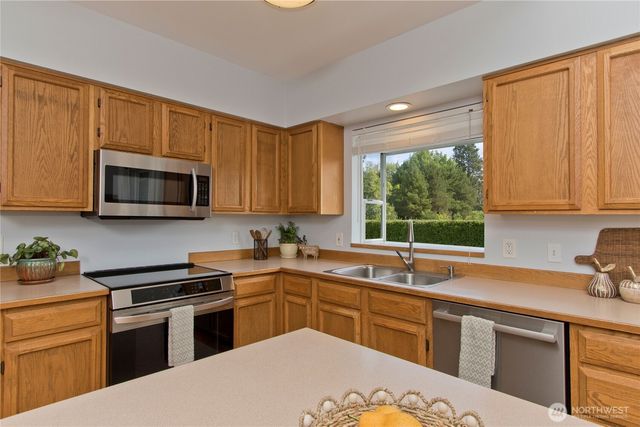 709 Victor Street, Enumclaw, WA 98022
