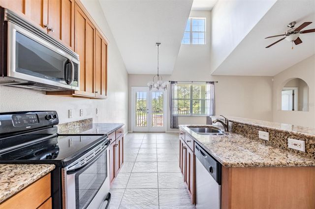 6008 FISHHAWK CROSSING BOULEVARD 6008, Lithia, FL 33547
