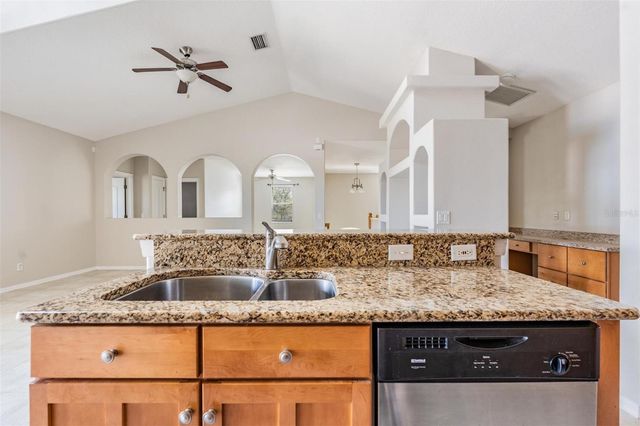 6008 FISHHAWK CROSSING BOULEVARD 6008, Lithia, FL 33547