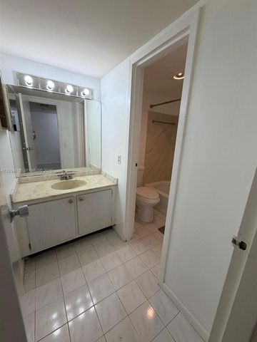 200 S Waterway Drive S 107, Lantana, FL 33462