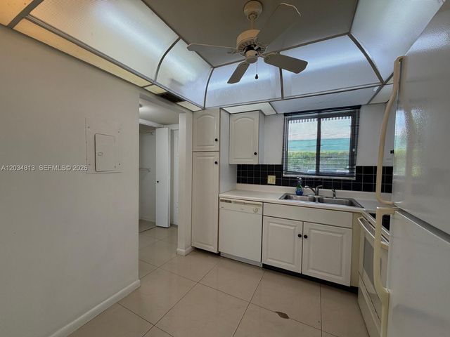 200 S Waterway Drive S 107, Lantana, FL 33462