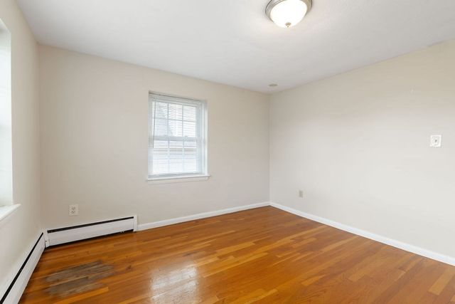 210 Hillside Ave 32, Needham, MA 02494