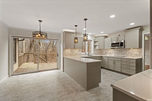 51981 Farmington Square Road, Granger, IN 46530