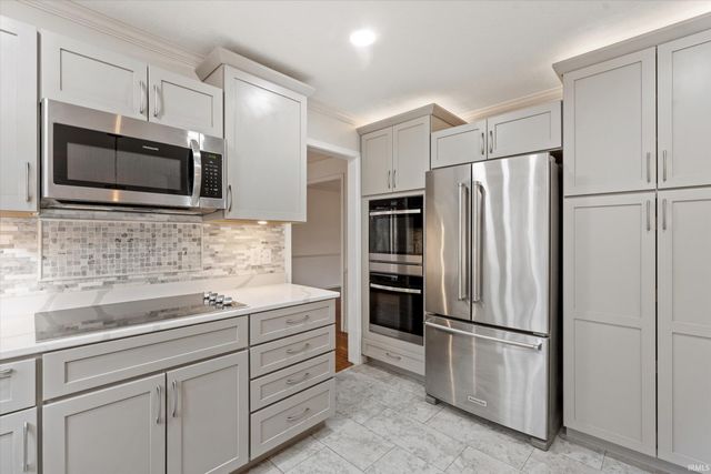 51981 Farmington Square Road, Granger, IN 46530