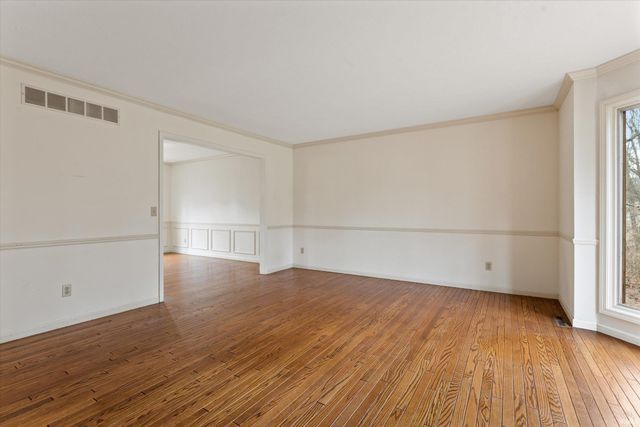 51981 Farmington Square Road, Granger, IN 46530