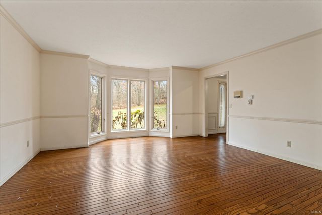 51981 Farmington Square Road, Granger, IN 46530