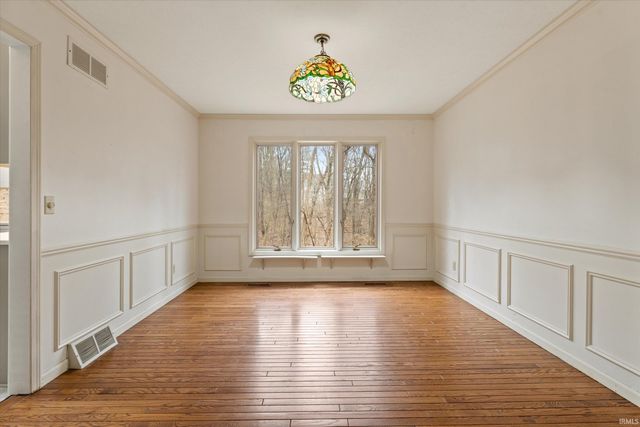 51981 Farmington Square Road, Granger, IN 46530