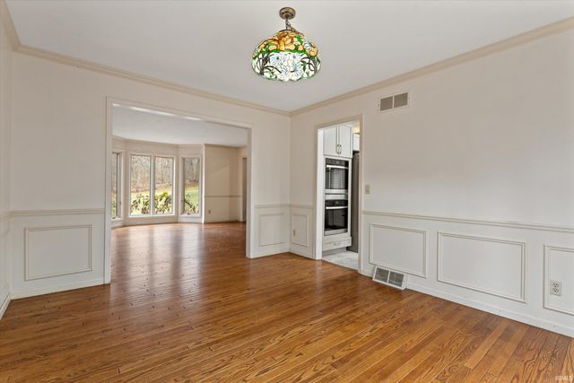 51981 Farmington Square Road, Granger, IN 46530