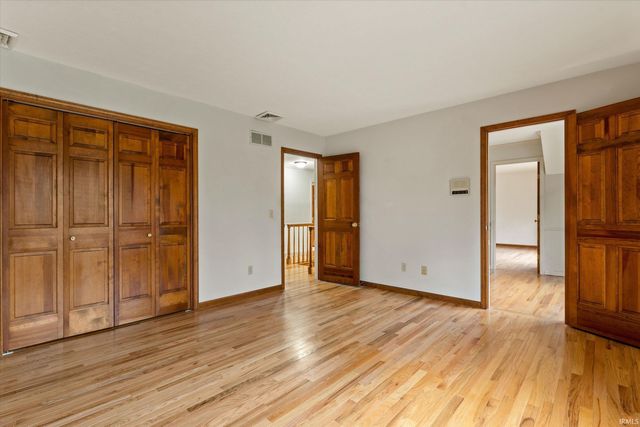 51981 Farmington Square Road, Granger, IN 46530