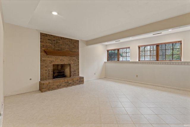 51981 Farmington Square Road, Granger, IN 46530