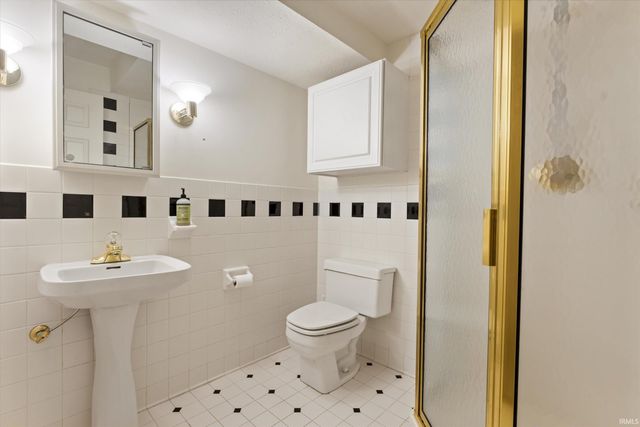 51981 Farmington Square Road, Granger, IN 46530