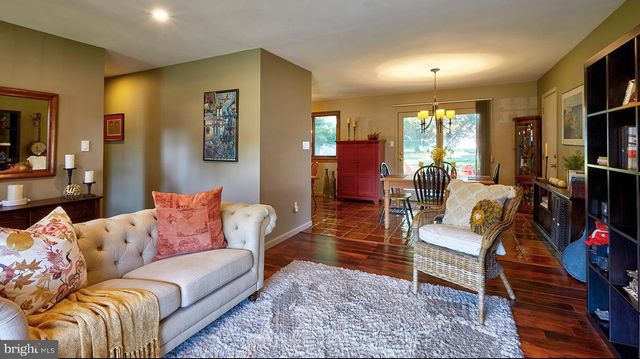 225 BENTWOOD DR, Delran, NJ 08075