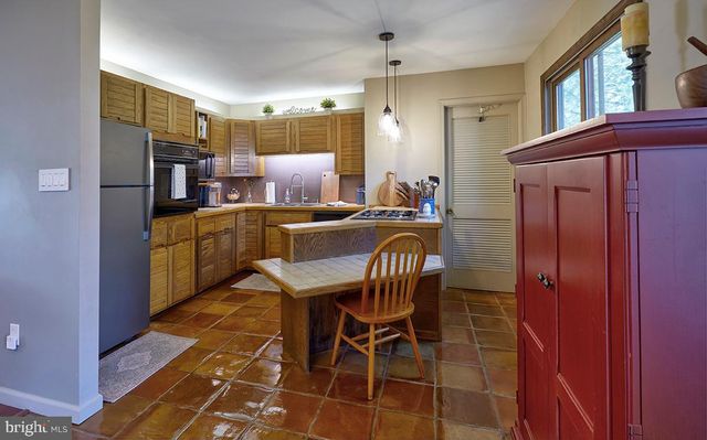 225 BENTWOOD DR, Delran, NJ 08075