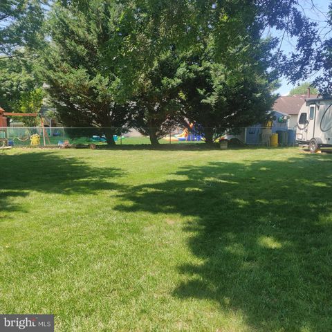 225 BENTWOOD DR, Delran, NJ 08075
