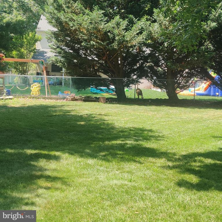 225 BENTWOOD DR, Delran, NJ 08075