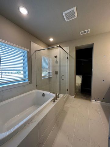 2525 Four Roses Drive, Lewisville, TX 75056