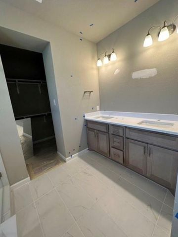 2525 Four Roses Drive, Lewisville, TX 75056